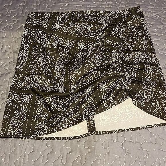 Renamed black and white mini skirt size m NWT - Picture 1 of 5